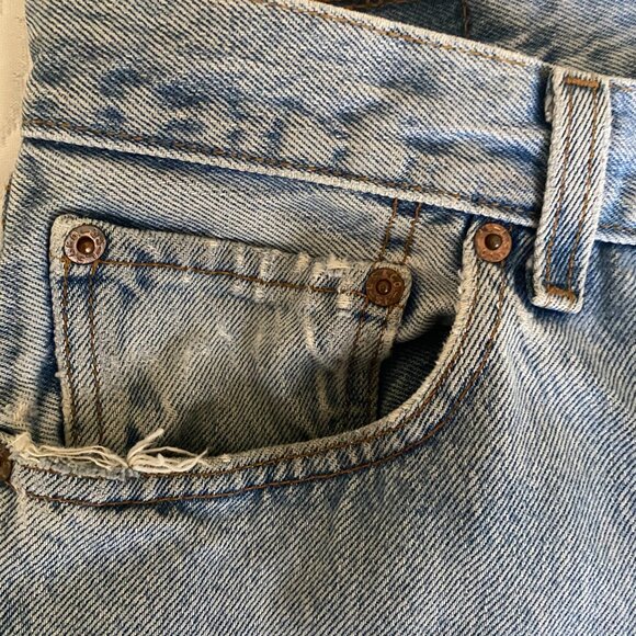 Levi's Men's Light Wash 501 Jeans 36x30 - Picture 11 of 16